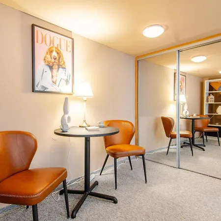 Place Of Grace - Square Apartment *